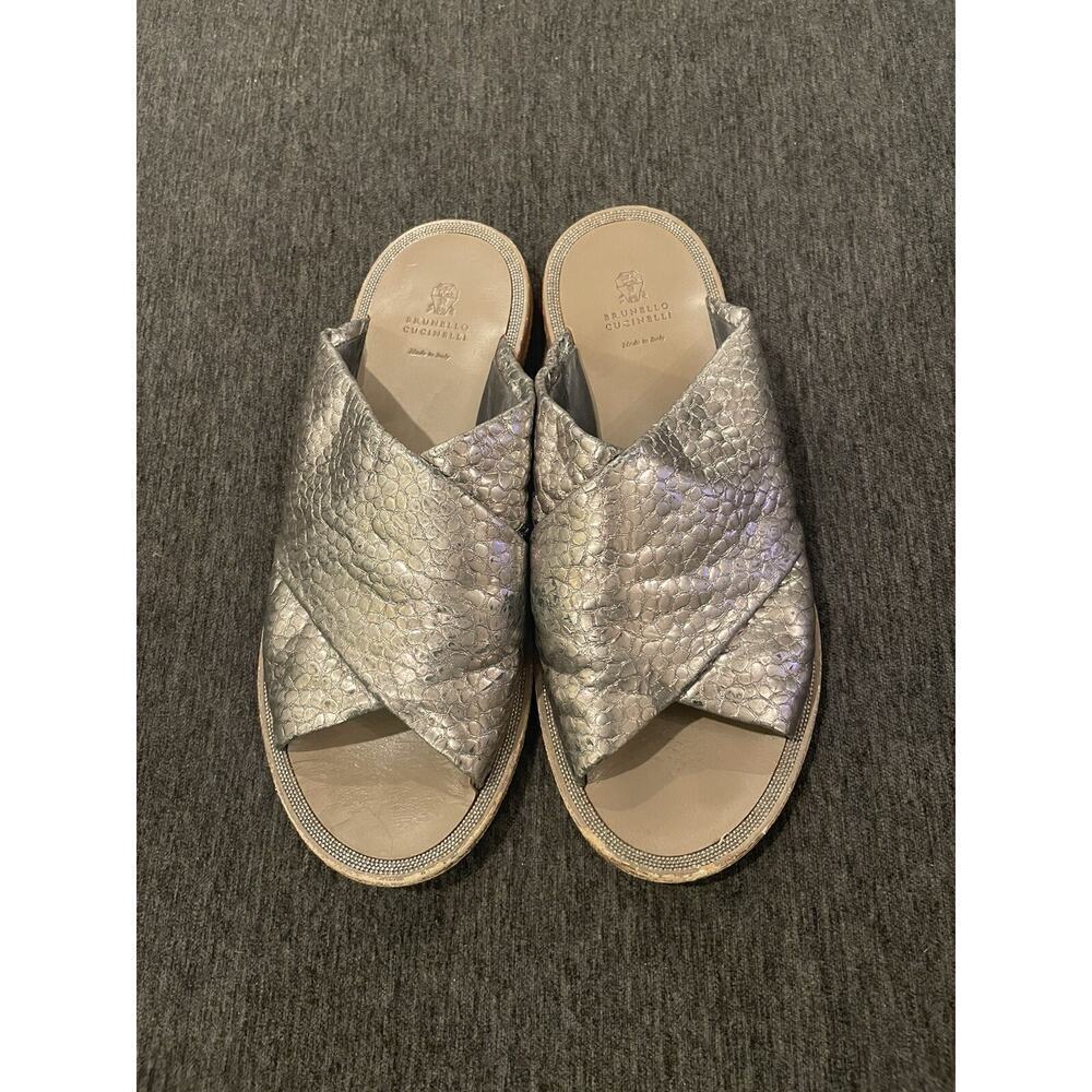 BRUNELLO CUCINELLI Metallic Leather Criss-Cross Sandal Slides Reptile Flats 37.5
